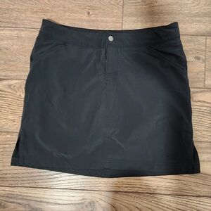 TNF apex athletic skirt with shorts (skort) size 6